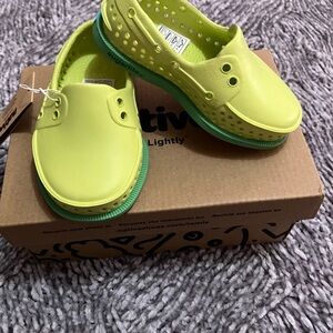 Native Kids Slip-On Shoes - Lime and Teal